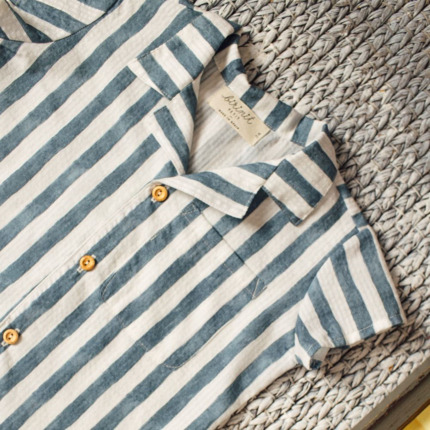 Camisa Solapas Raya Marino.