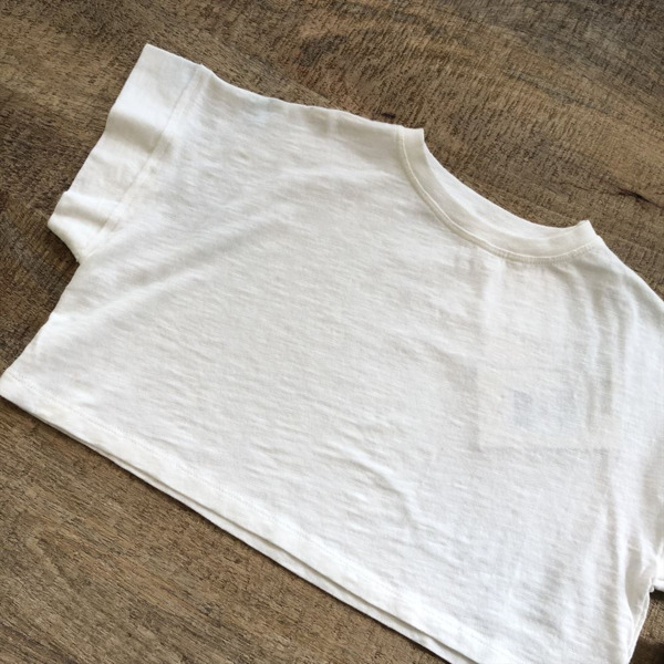 Camiseta Crop Blanca. (2)
