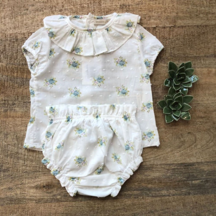 Conjunto Plumeti Flores.